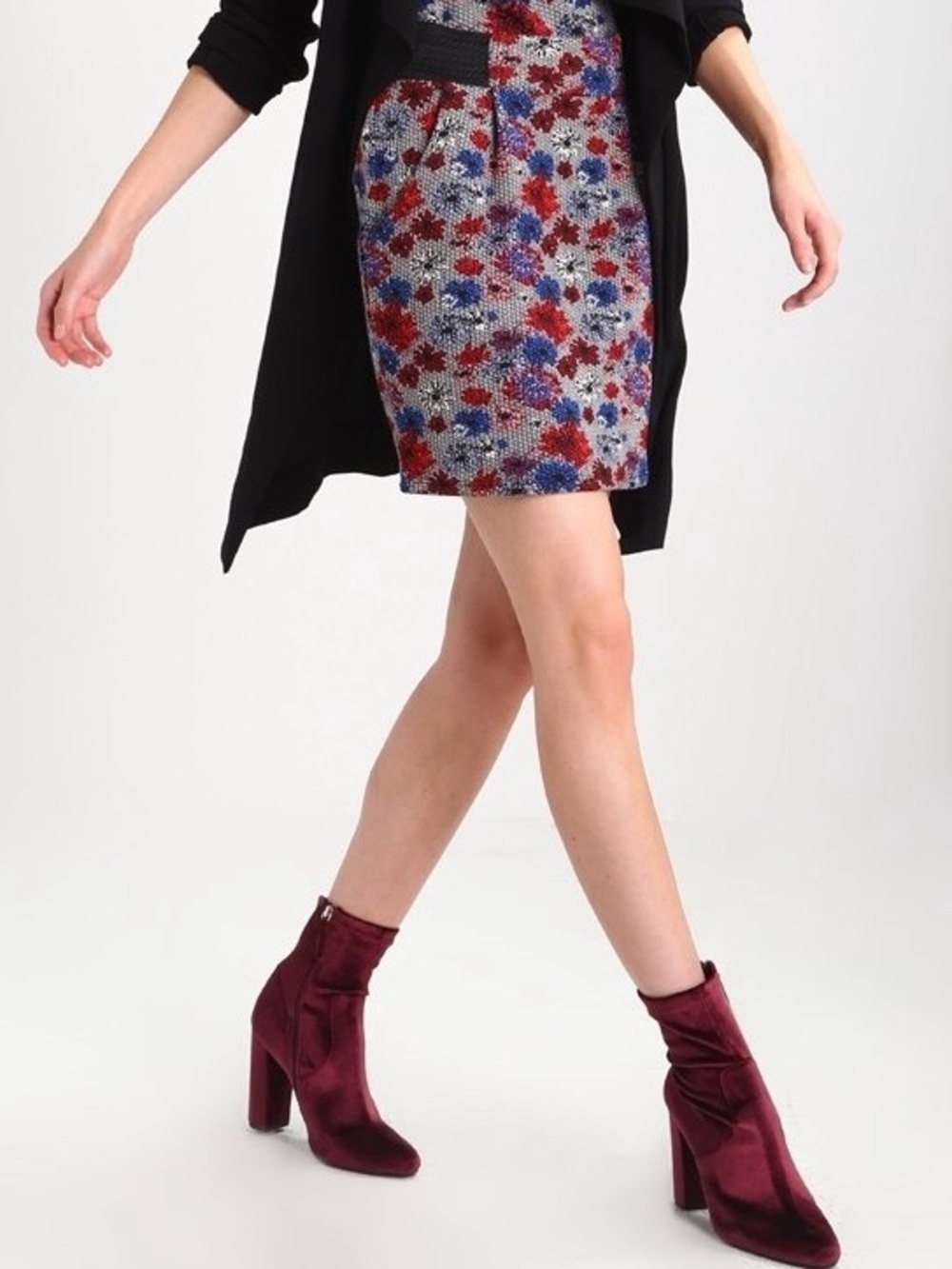 NAF NAF Floral Pencil Skirt in Red, Blue and Black Sz 34
